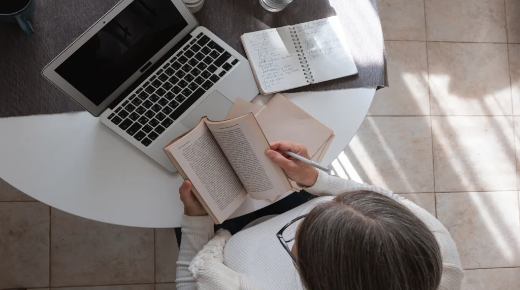 Self-publishing czy tradycyjne wydawnictwo – co lepsze?